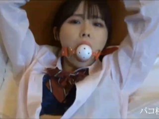 大奶粉穴美女白色露出
